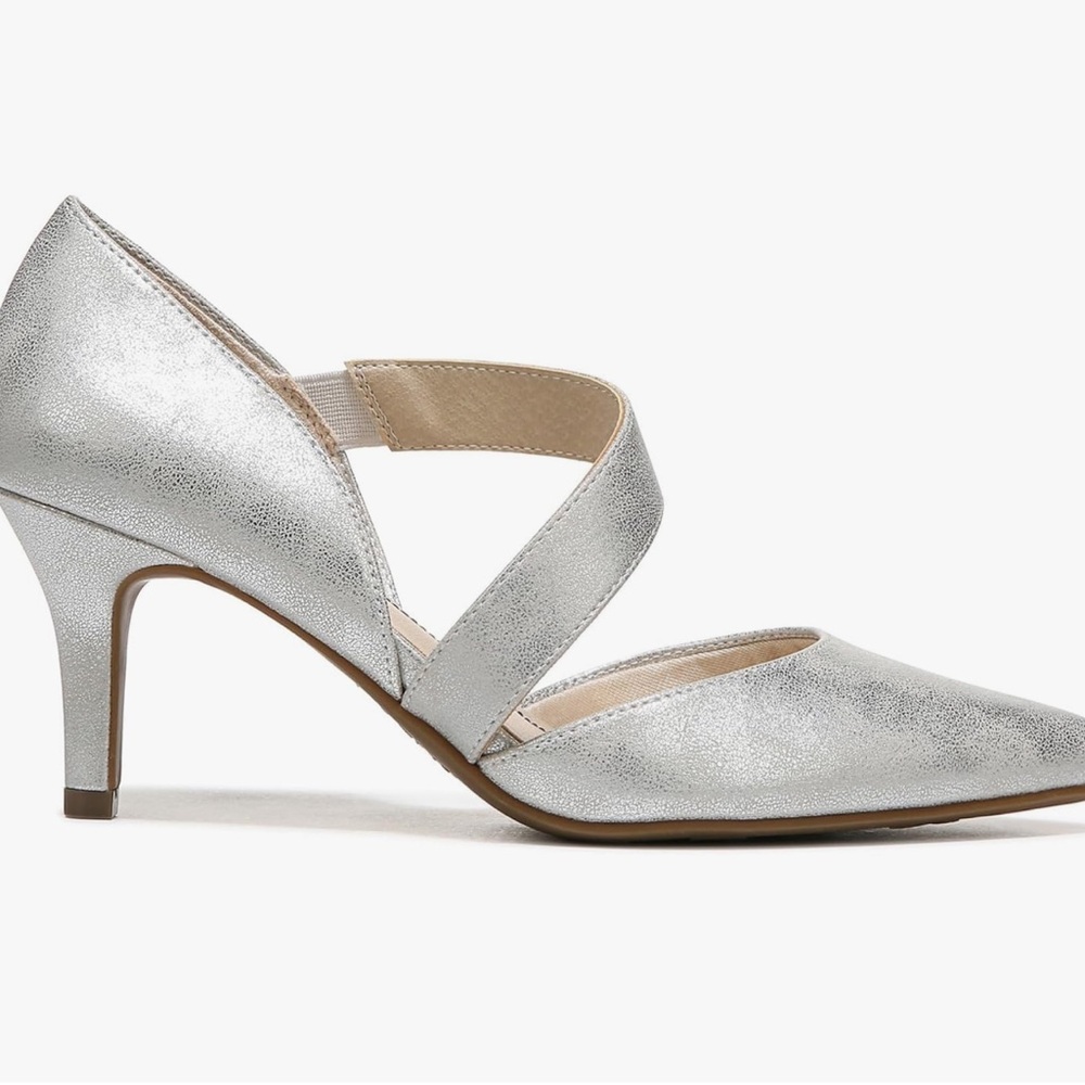 Life Stride Suki Pumps - Picture 2 of 9